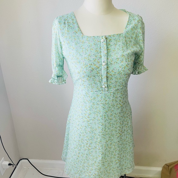 Womens dresses - Picture 3 of 15